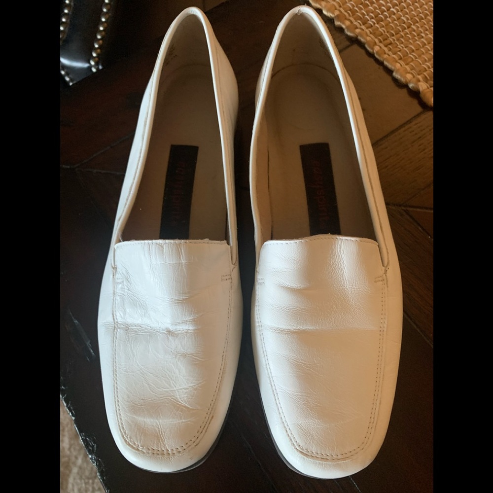 Easy Spirit white leather loafer